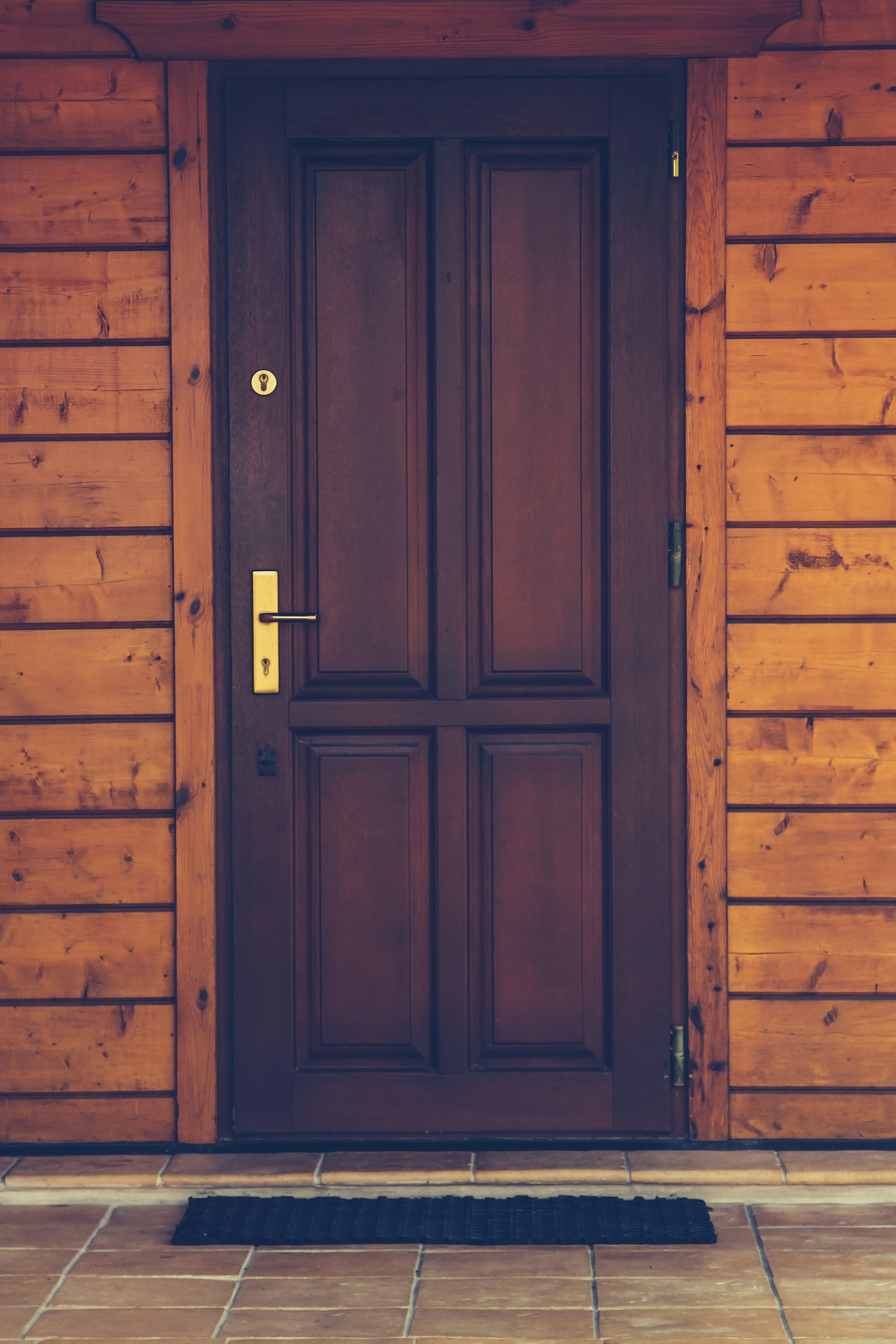 Puerta de acceso Decormat, enchape en madera noble